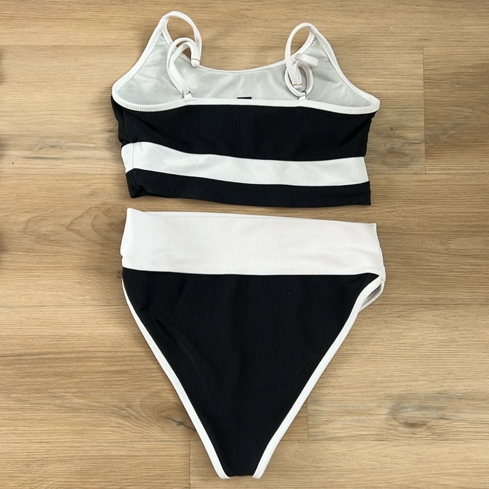 COPY - Beach Riot Bikini - Picture 2 of 4